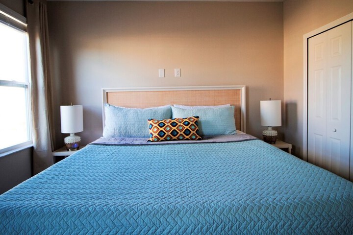 Room 23 of 74