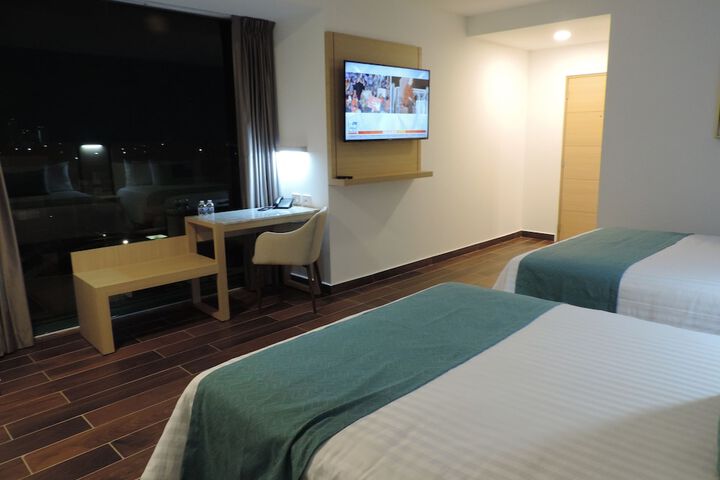 Room 27 of 70