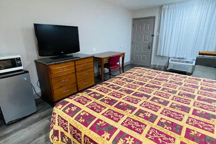 Room 17 of 36