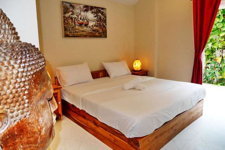 Room 5 of 33