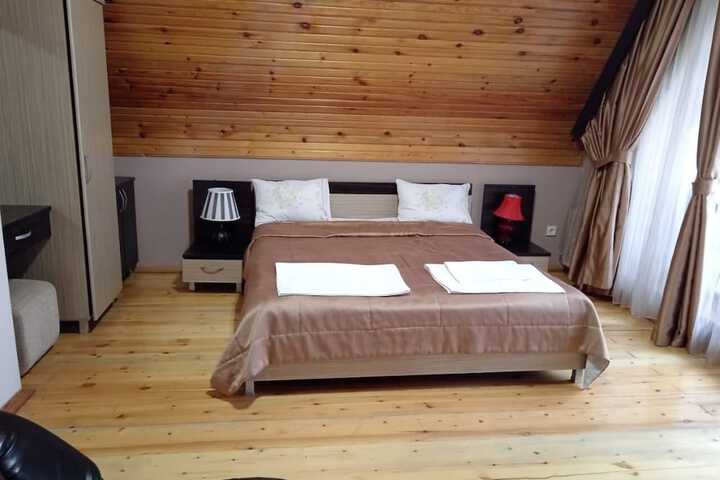 Room 6 of 21