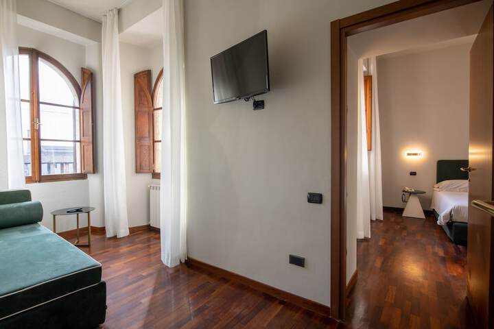 Room 25 of 47