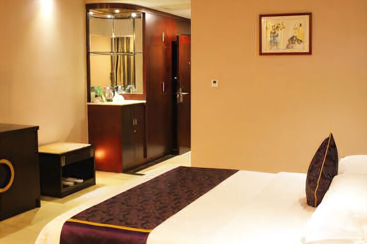 XIYINGBIN HUATIAN HOTEL