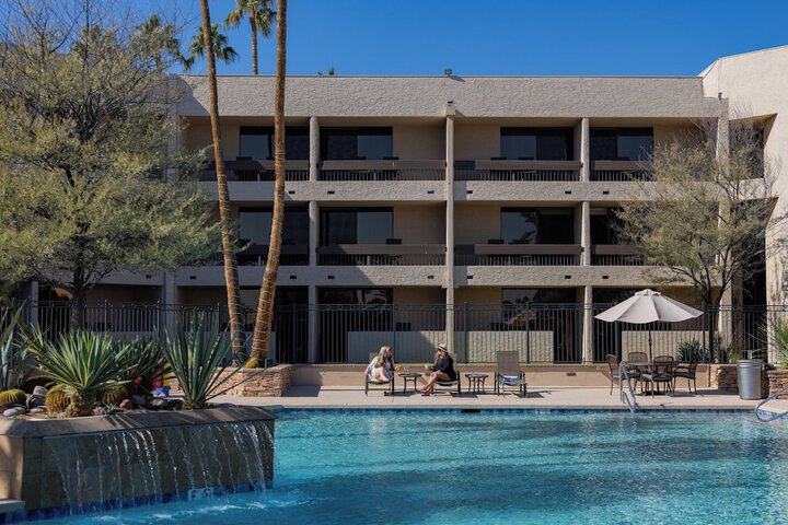 Hotel Pool