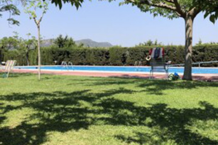 Pool 82 of 162