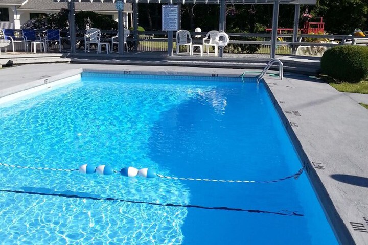 Pool 13 of 30