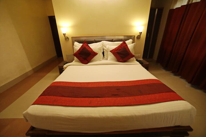 Room 28 of 100
