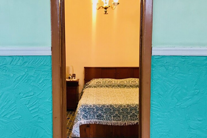 Room 8 of 31