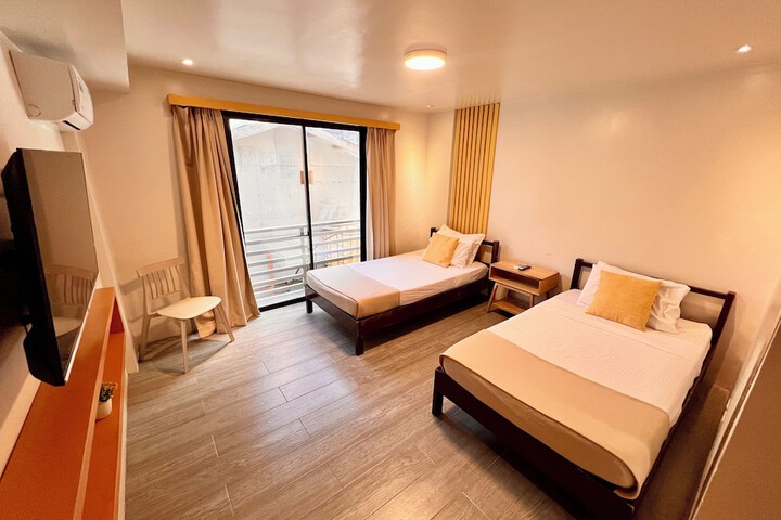 Room 4 of 24