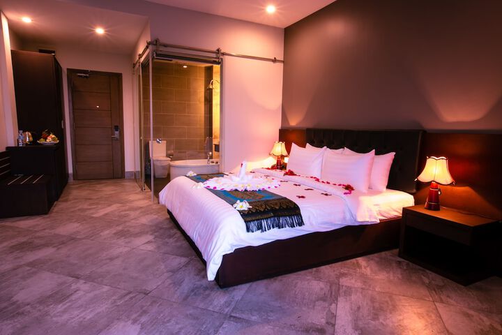 Room 4 of 145