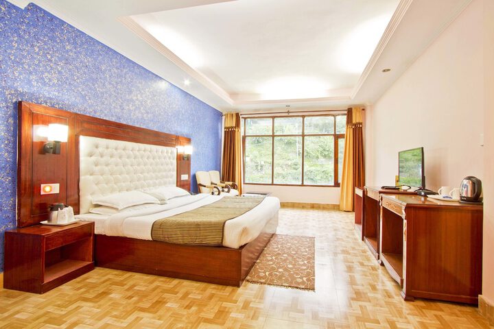 Room 6 of 52