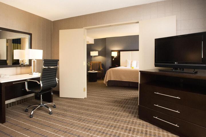 1 King Bed (1 of 8)