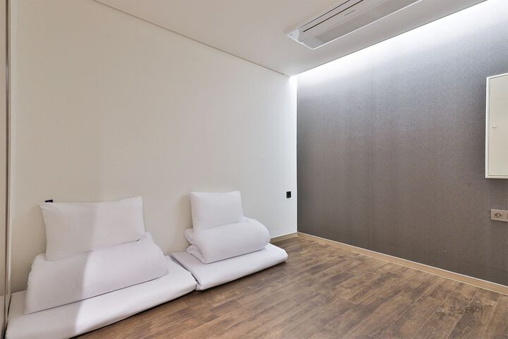 Room 62 of 108