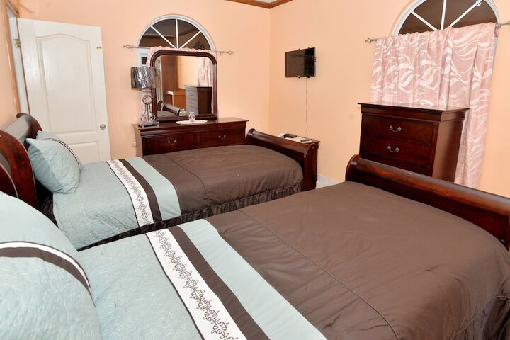 Room 10 of 42