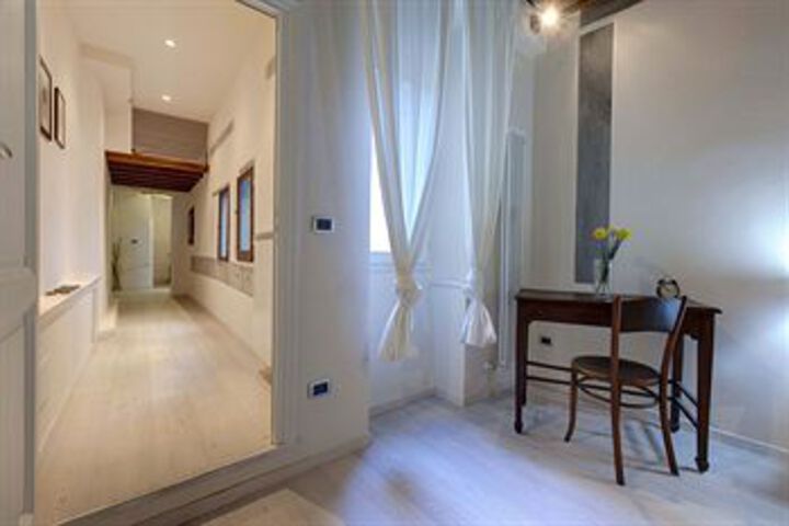 Room 104 of 166