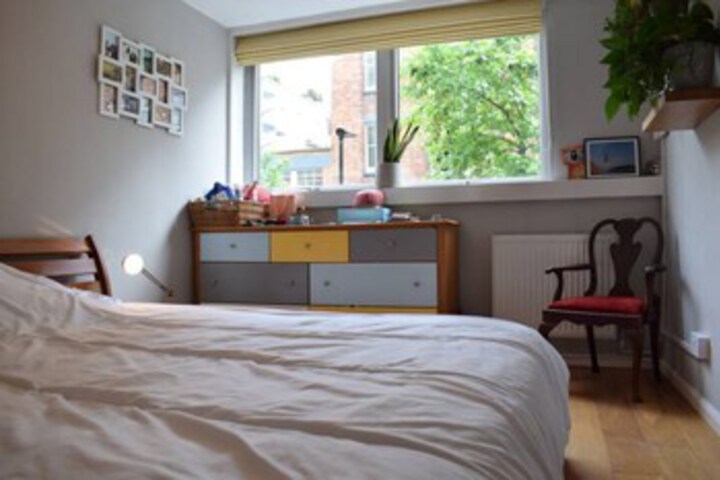 Room 12 of 16