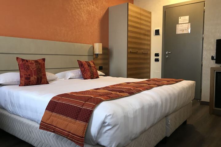Room 7 of 57