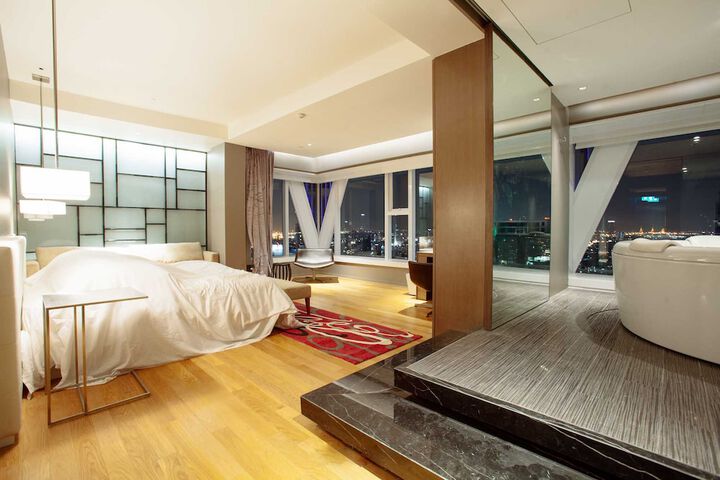 Room 28 of 94