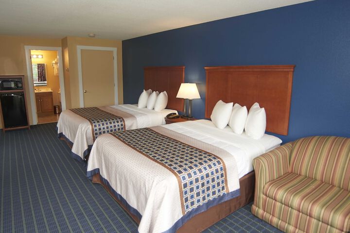 Quadruple Deluxe Queen Bed (9 of 28)