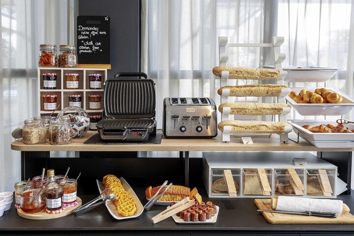 Breakfast/Coffee Service 18 of 31