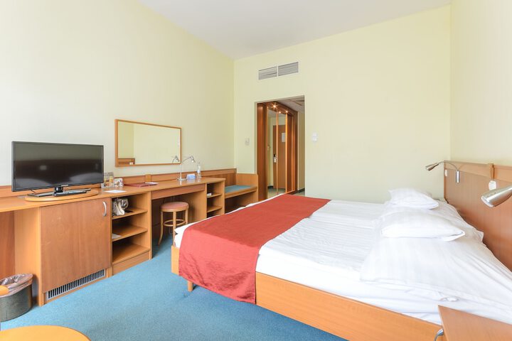 Room 3 of 51