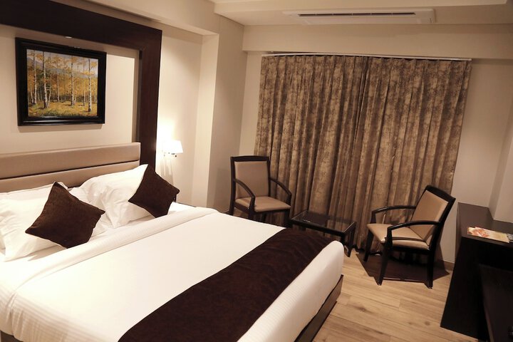 Room 12 of 46
