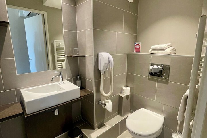 Room 14 of 52