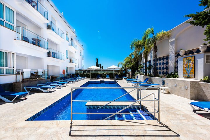 Pool Hotel