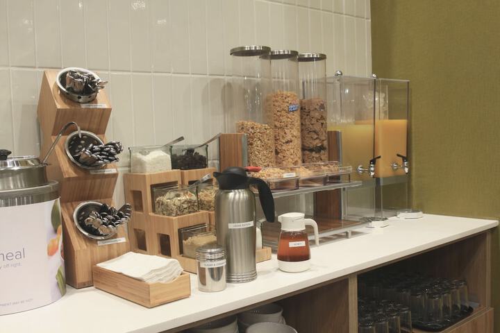 Breakfast/Coffee Service 24 of 40