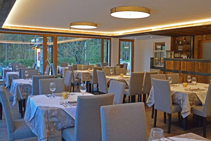 Dining 115 of 143