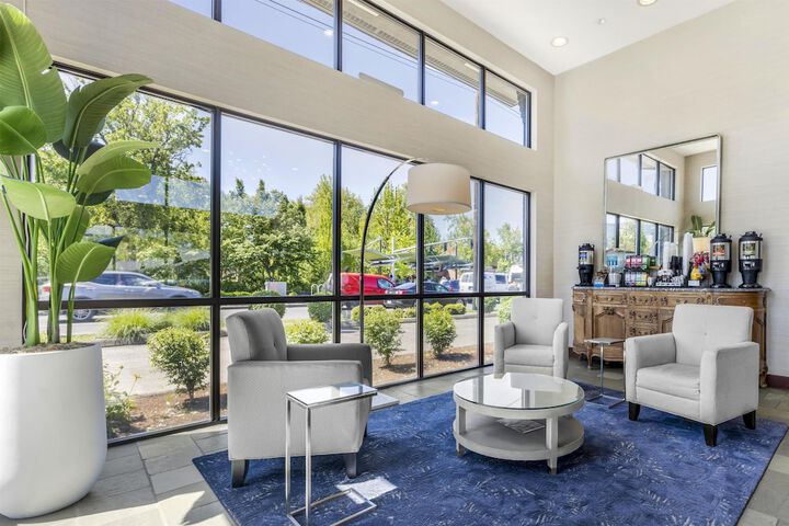 Entrance & Lobby