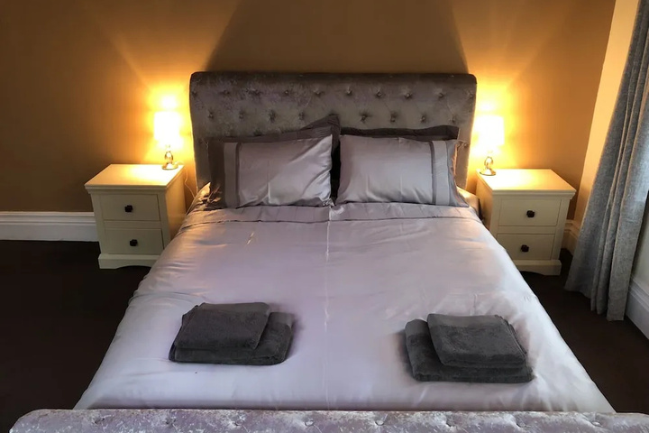 Room 2 of 14