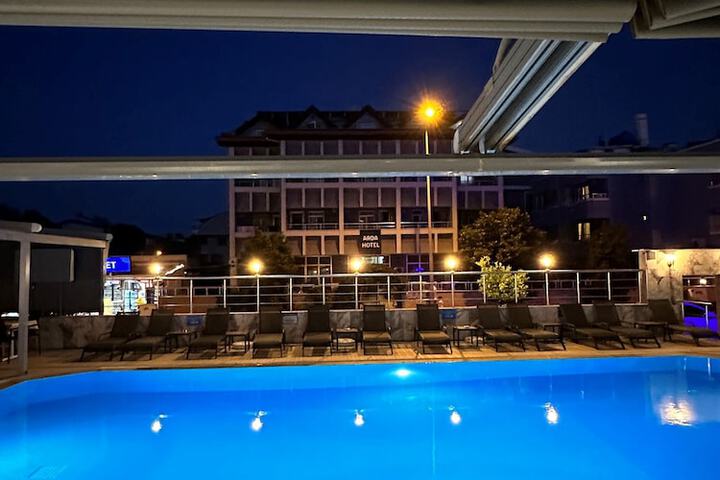 Hotel 32 of 53