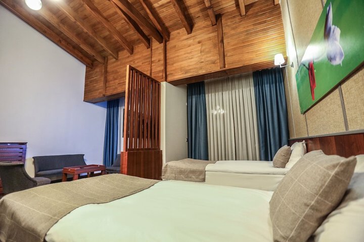 Room 3 of 40