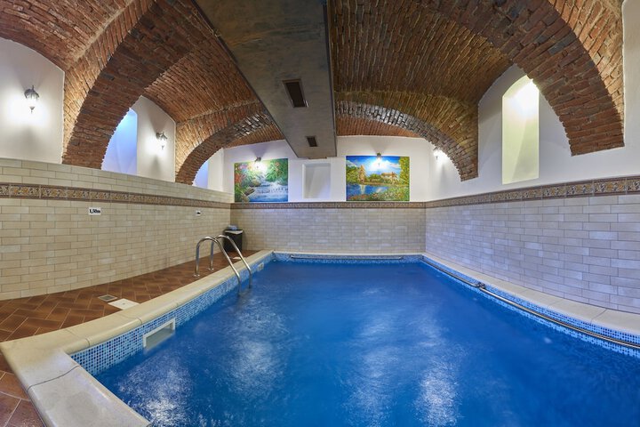 Pool 29 of 83