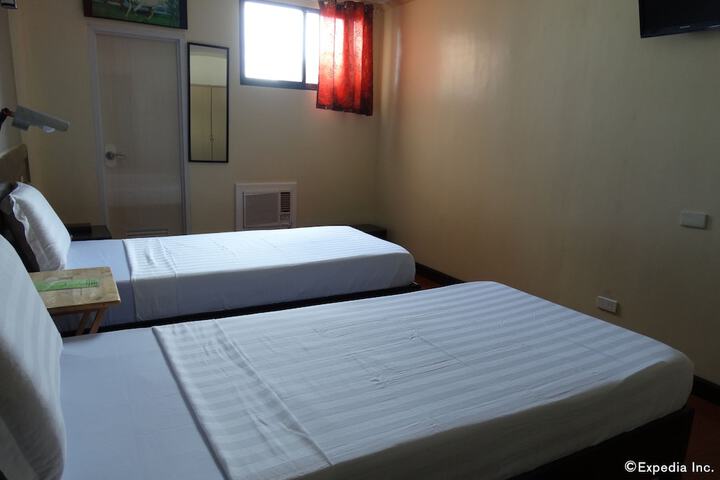 Room 16 of 36