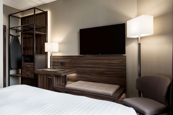Room 4 of 56