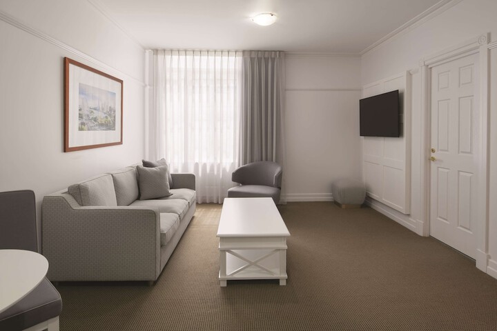 Room 11 of 48
