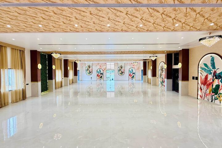 Ballroom/Hall 158 of 176