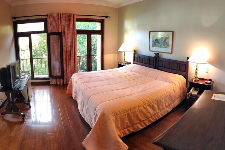 Room 15 of 74