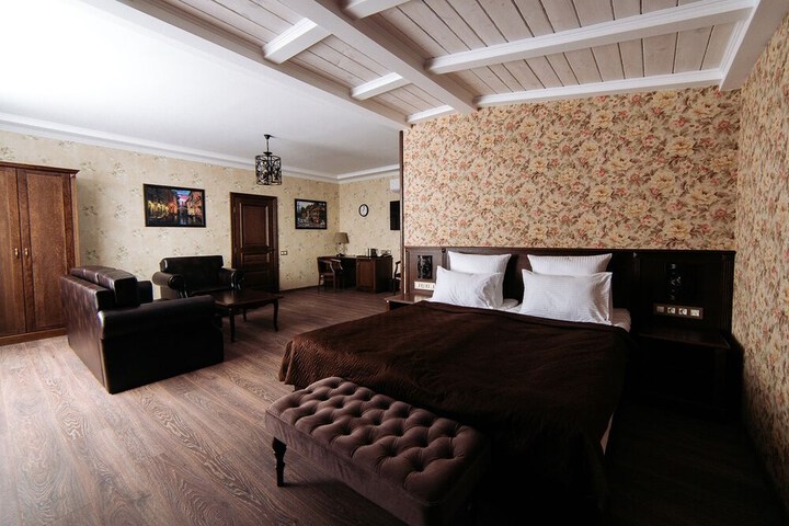 Room 63 of 118