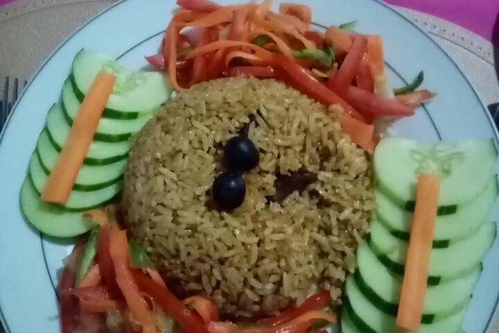 Dining 8 of 17