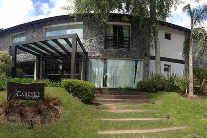 CAREYES APARTS & SPA