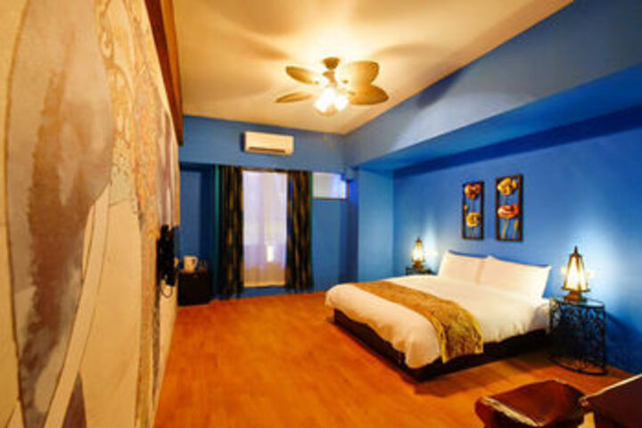 Room 18 of 19
