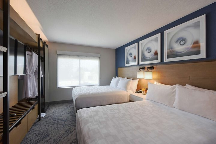 Room 10 of 76