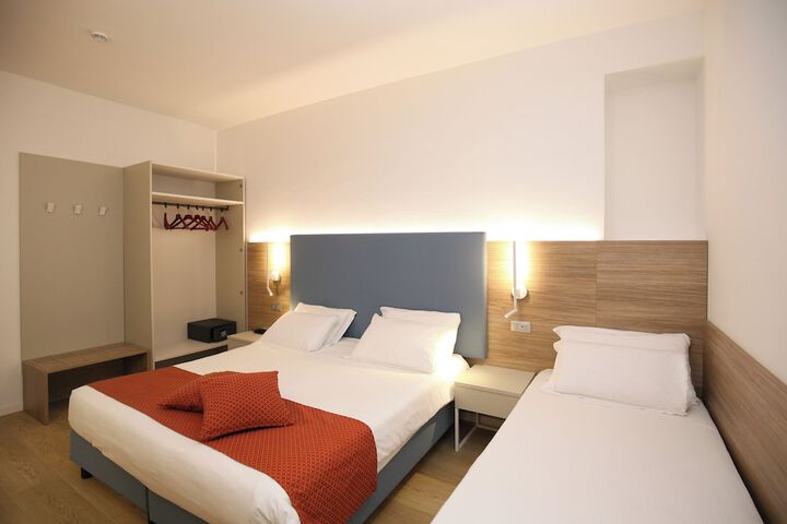Room 155 of 221