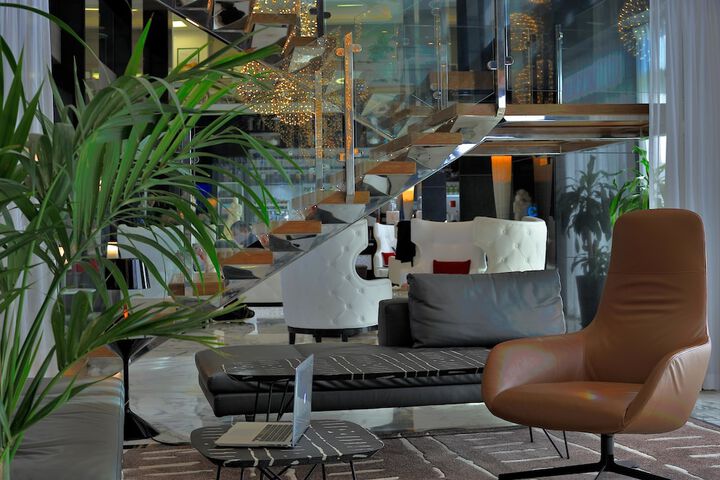 Guest Lobby