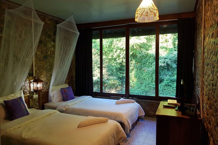 Room 42 of 104