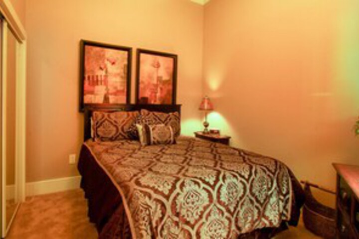 Room 8 of 10