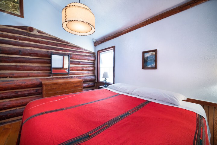 Room 14 of 211